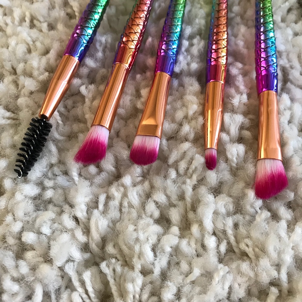 NWT Mermaid Eye Brush Cosmetic Set 🧜♀️ - Picture 5 of 6